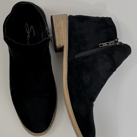 SEVEN 7 ~Womens Black Vegan Suede Booti Ankle Boots Side Zip Size 9 - Picture 11 of 14